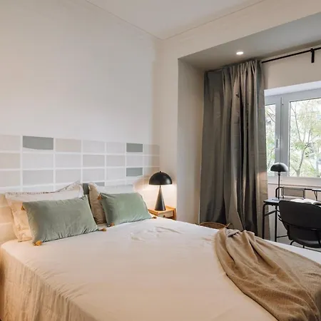 Tagus - 2 Bedrooms In Estrela * Lisbon