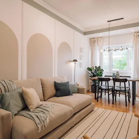 Tagus - 2 Bedrooms In Estrela Lisbon